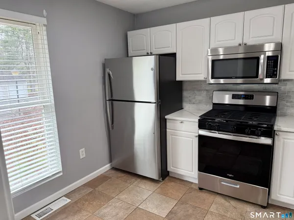 $2,650 | 9 Watch Hill Circle, Unit 9, Cromwell, CT 06416