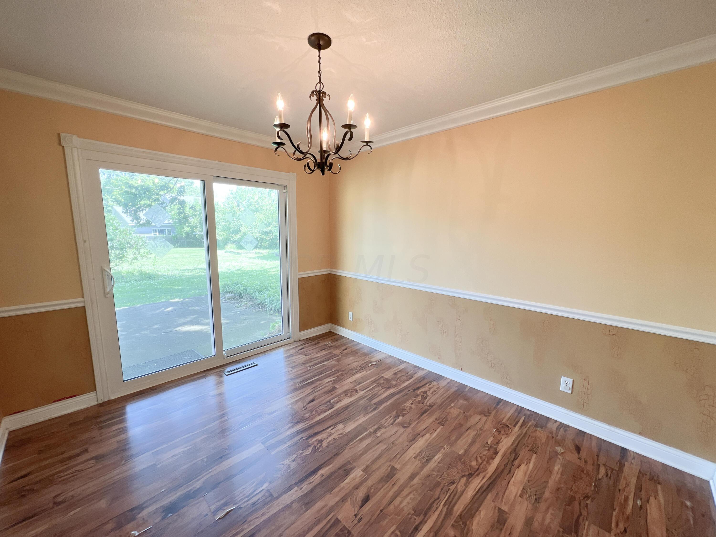 2322 Edmonton Road Columbus, OH 43229 - Photo 9 of 25 Sliding Doors lead to patio