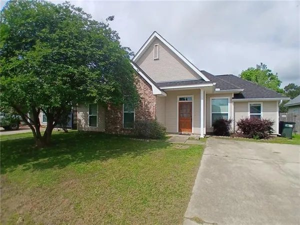 $1,695 | 70371 10th Street, Covington, LA 70433