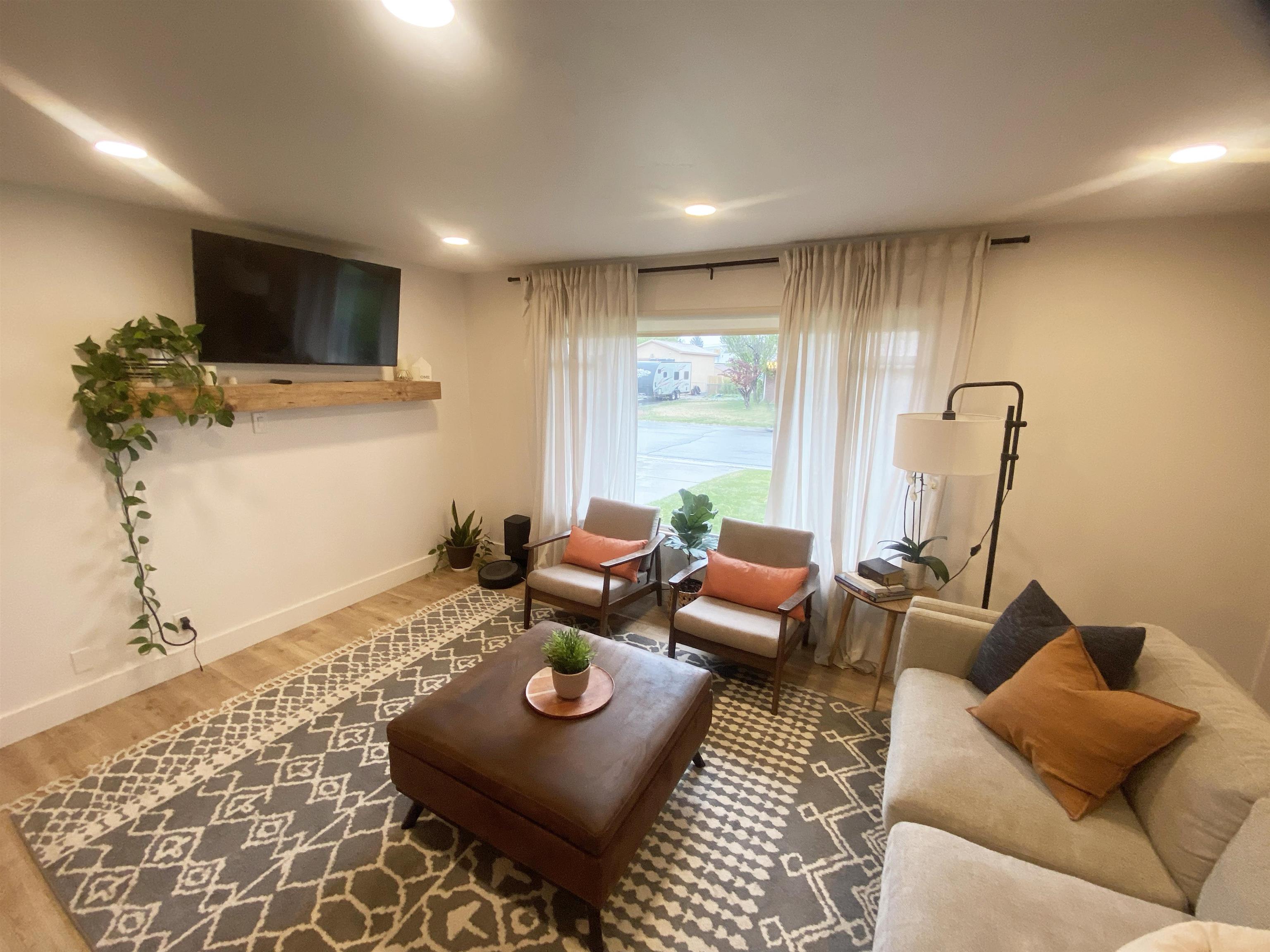 2108 Yosemite Road Grand Junction, CO 81507 - Photo 3 of 17 Gallery Image 3