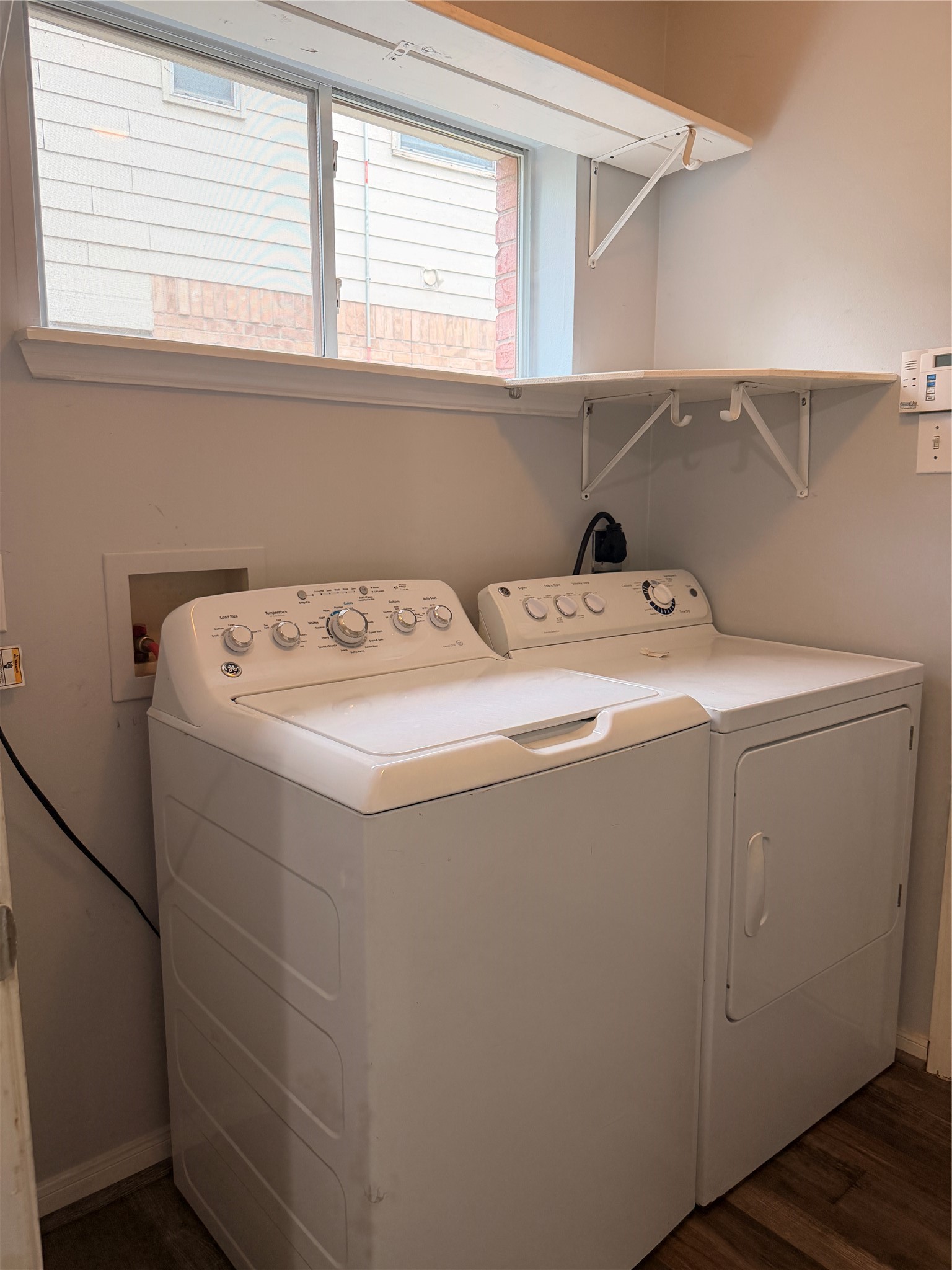 919 Ivycroft Lane Spring, TX 77373 - Photo 17 of 20 Laundry room next to the gargage.