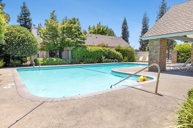 $545,000 | 3075 West Silverhill Lane, Fresno, CA 93711