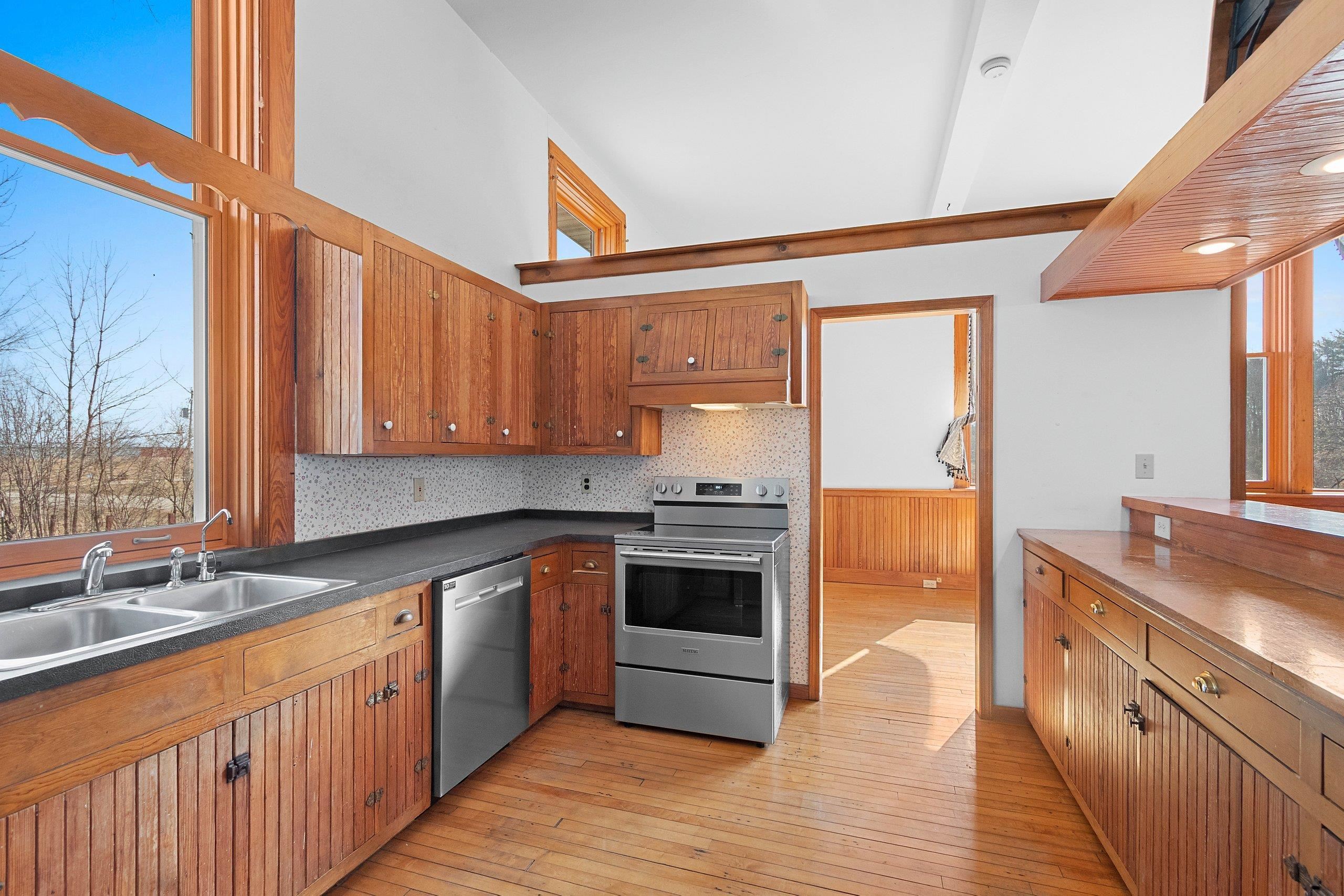 100 North Northview Road Green Bay, WI 54311 - Photo 18 of 55