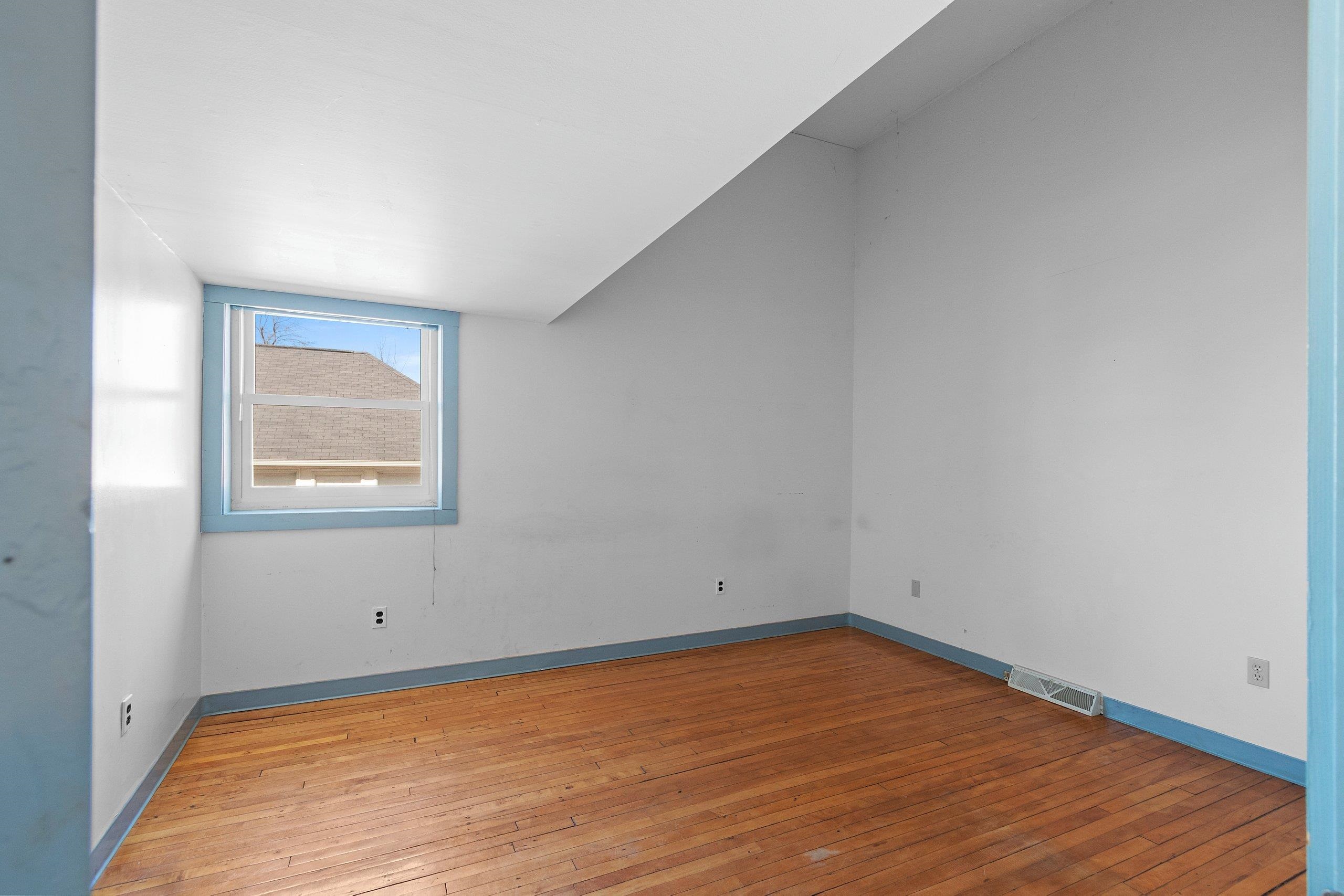 100 North Northview Road Green Bay, WI 54311 - Photo 23 of 55