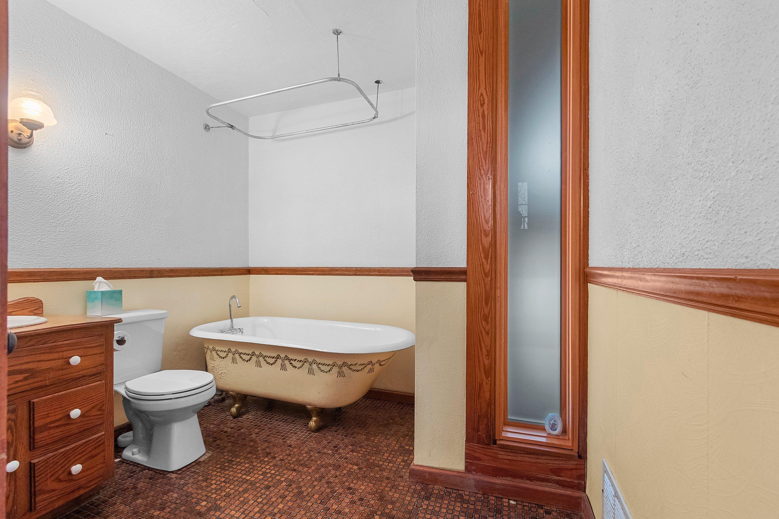 100 North Northview Road Green Bay, WI 54311 - Photo 27 of 55