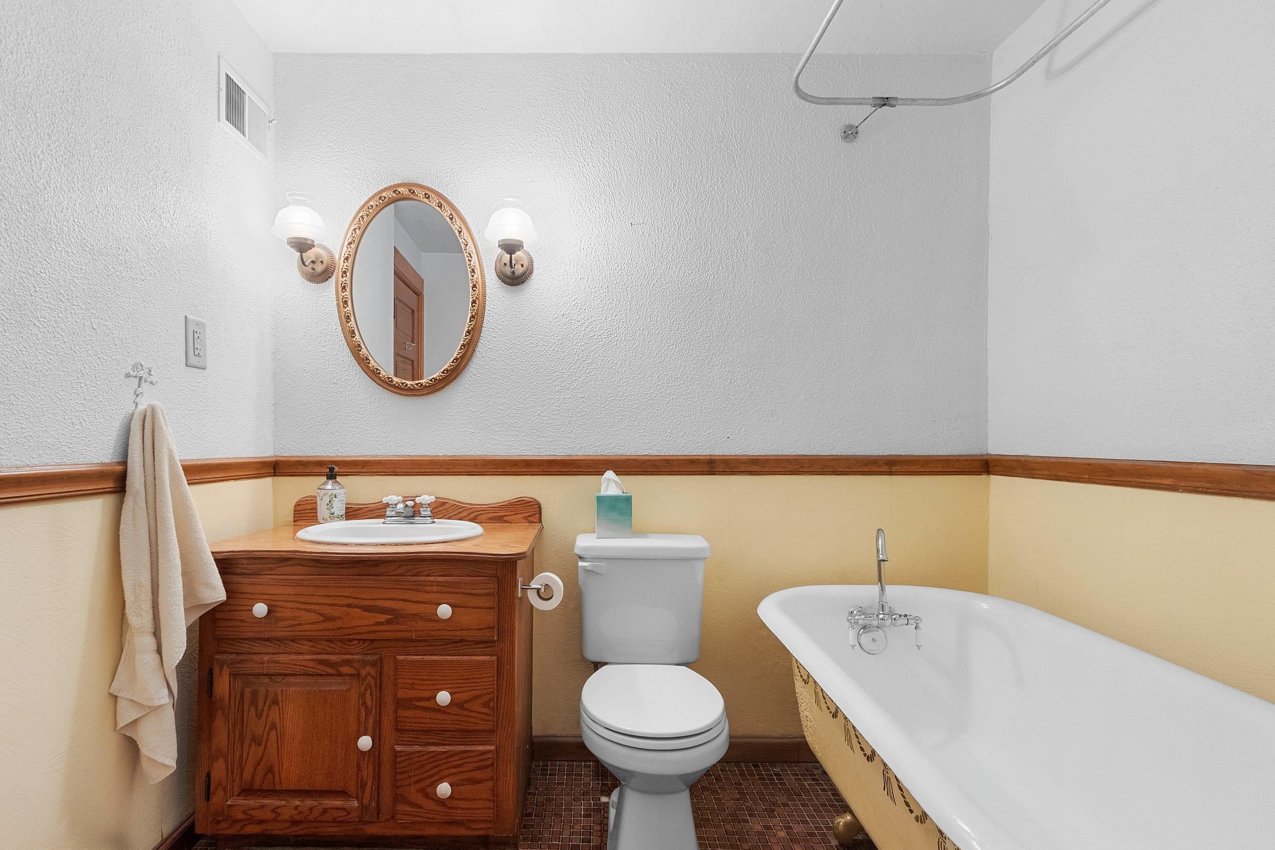 100 North Northview Road Green Bay, WI 54311 - Photo 28 of 55