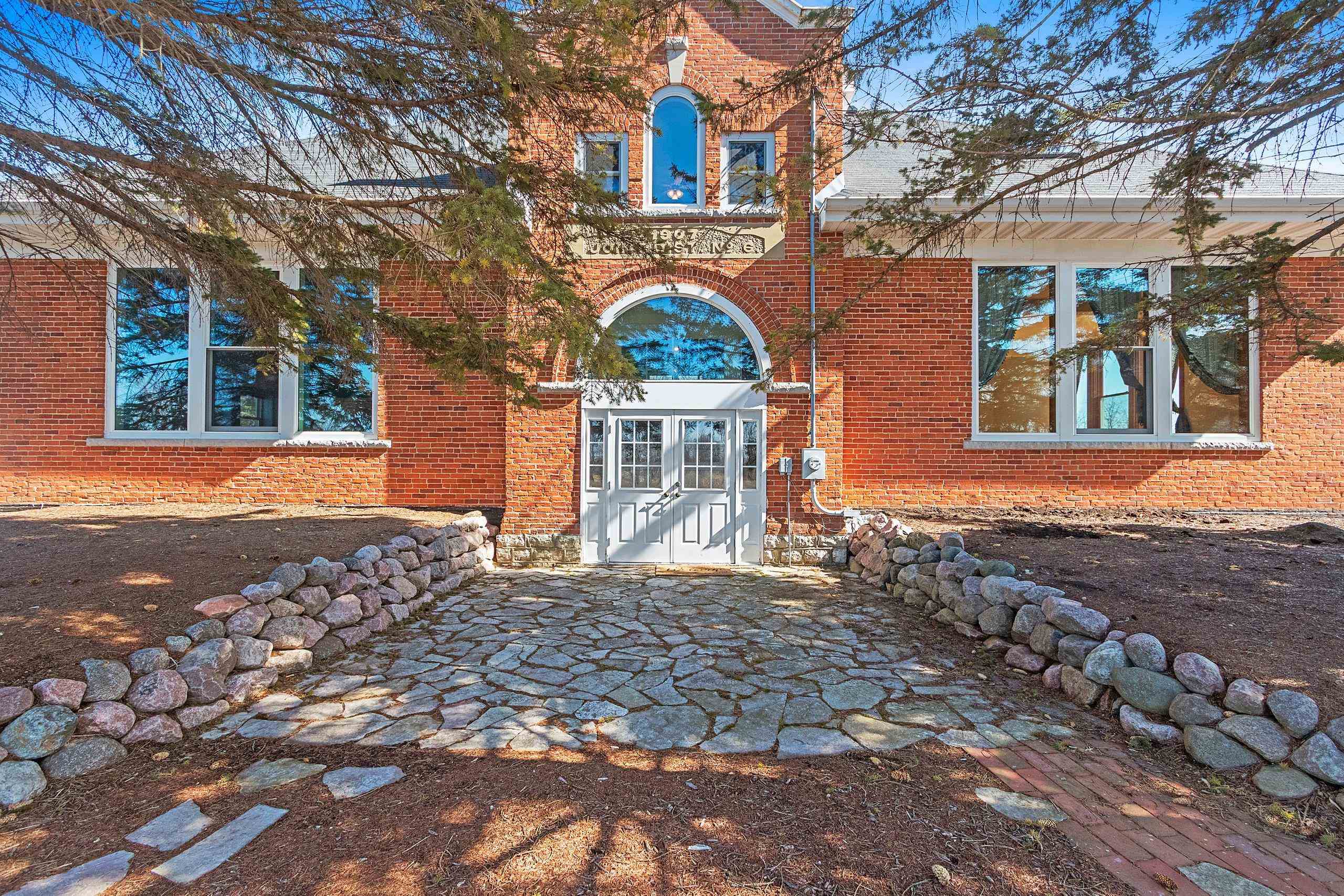 100 North Northview Road Green Bay, WI 54311 - Photo 3 of 55