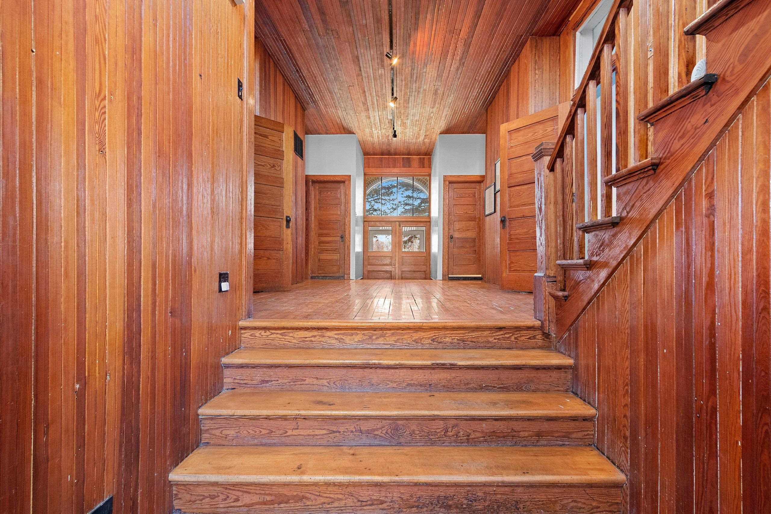 100 North Northview Road Green Bay, WI 54311 - Photo 6 of 55