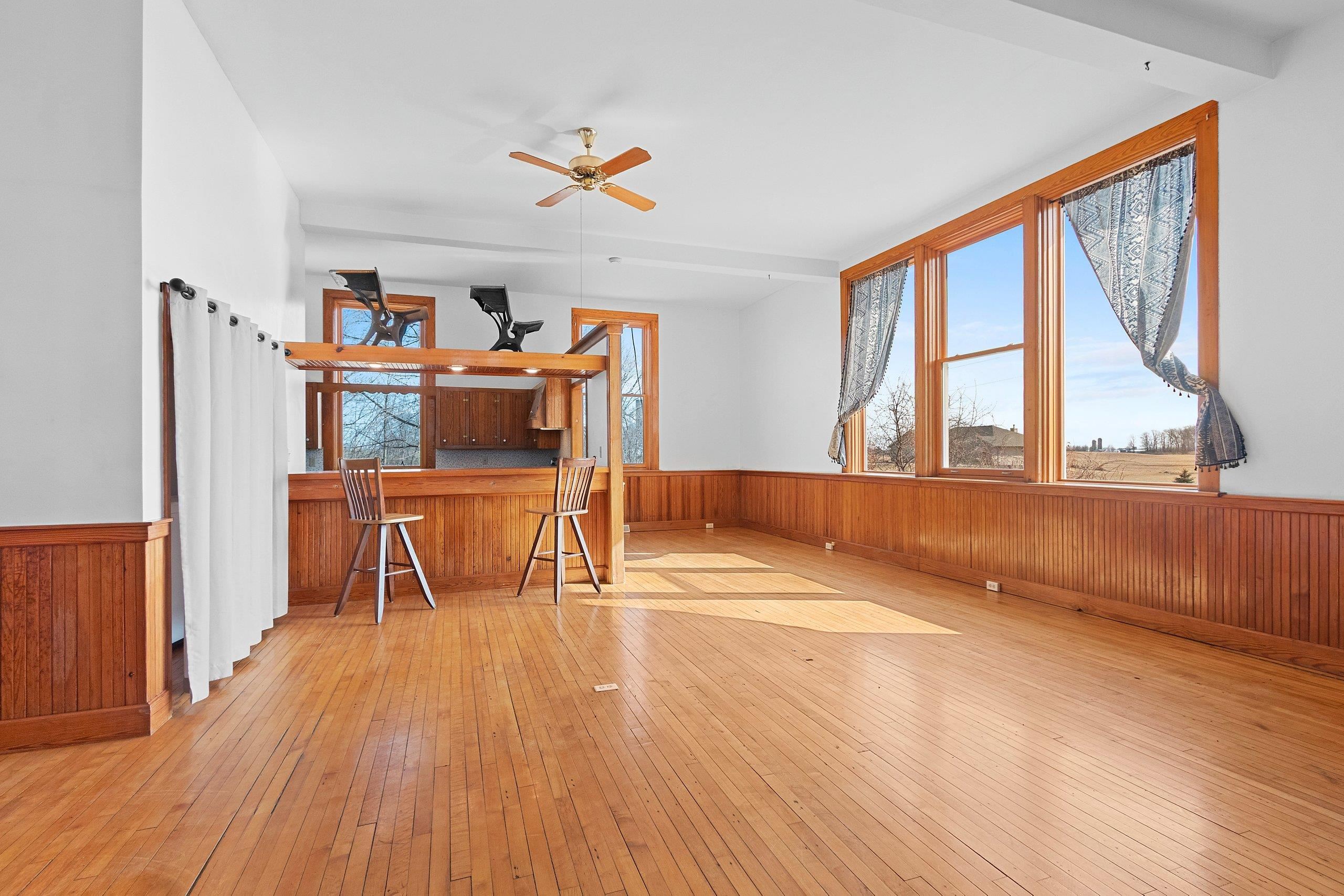 100 North Northview Road Green Bay, WI 54311 - Photo 9 of 55