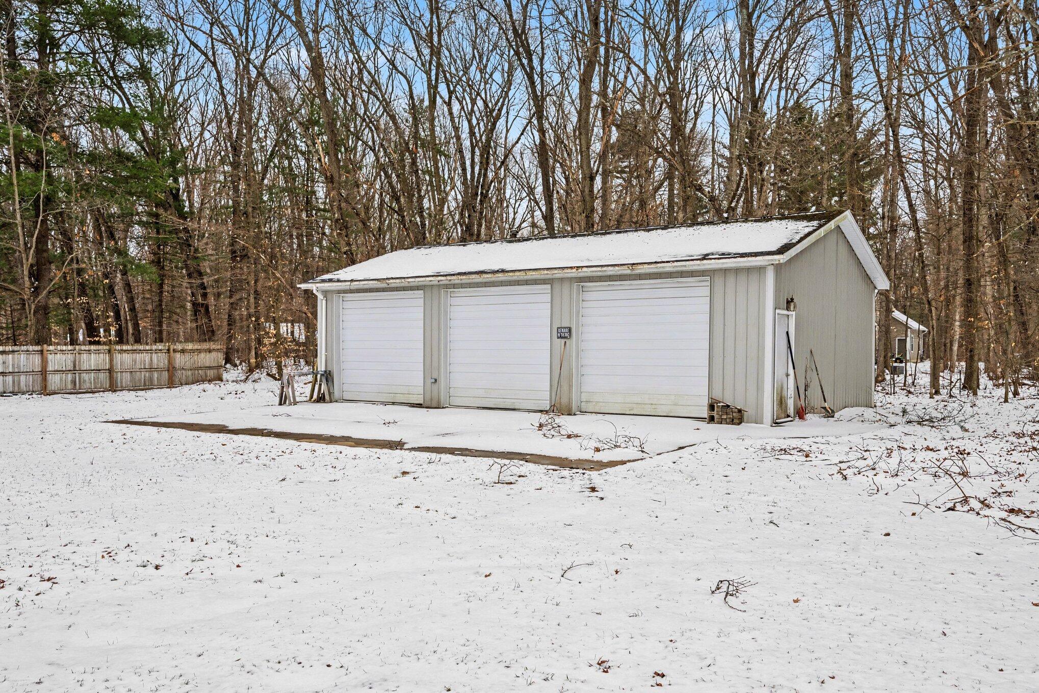 3680 Allegan Dam Road Allegan, MI 49010 - Photo 25 of 31 025_file_9856