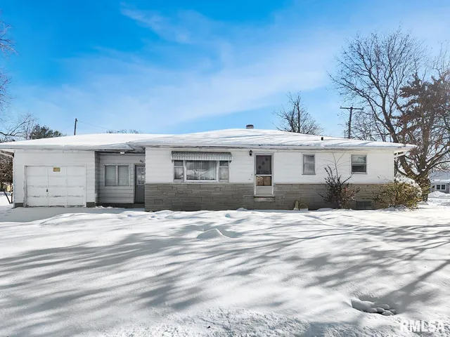 $84,000 | 311 South Galena Avenue, Wyoming, IL 61491