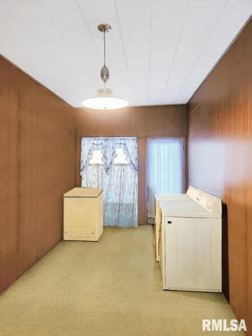 $84,000 | 311 South Galena Avenue, Wyoming, IL 61491