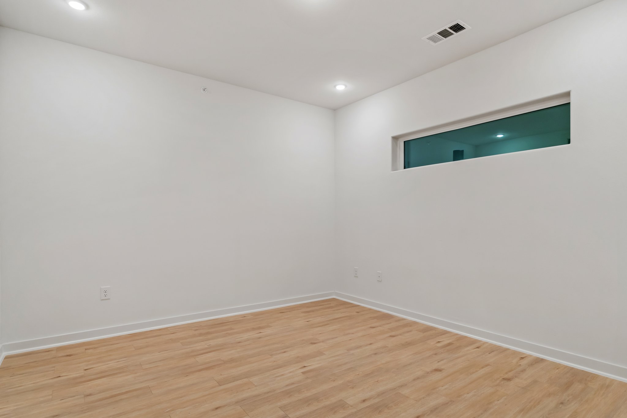 100 West Mockingbird Lane Austin, TX 78745 - Photo 12 of 24 a view of an empty room