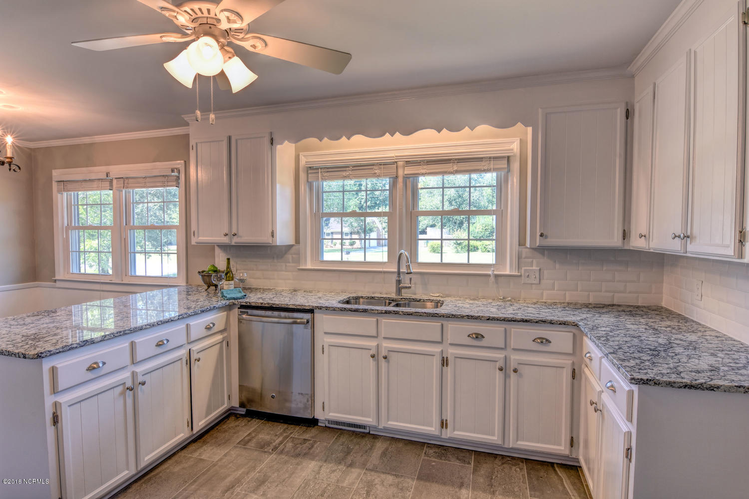 412 Dover Road Wilmington, NC 28409 - Photo 8 of 31 412 Dover Rd Wilmington NC-large-008-12-