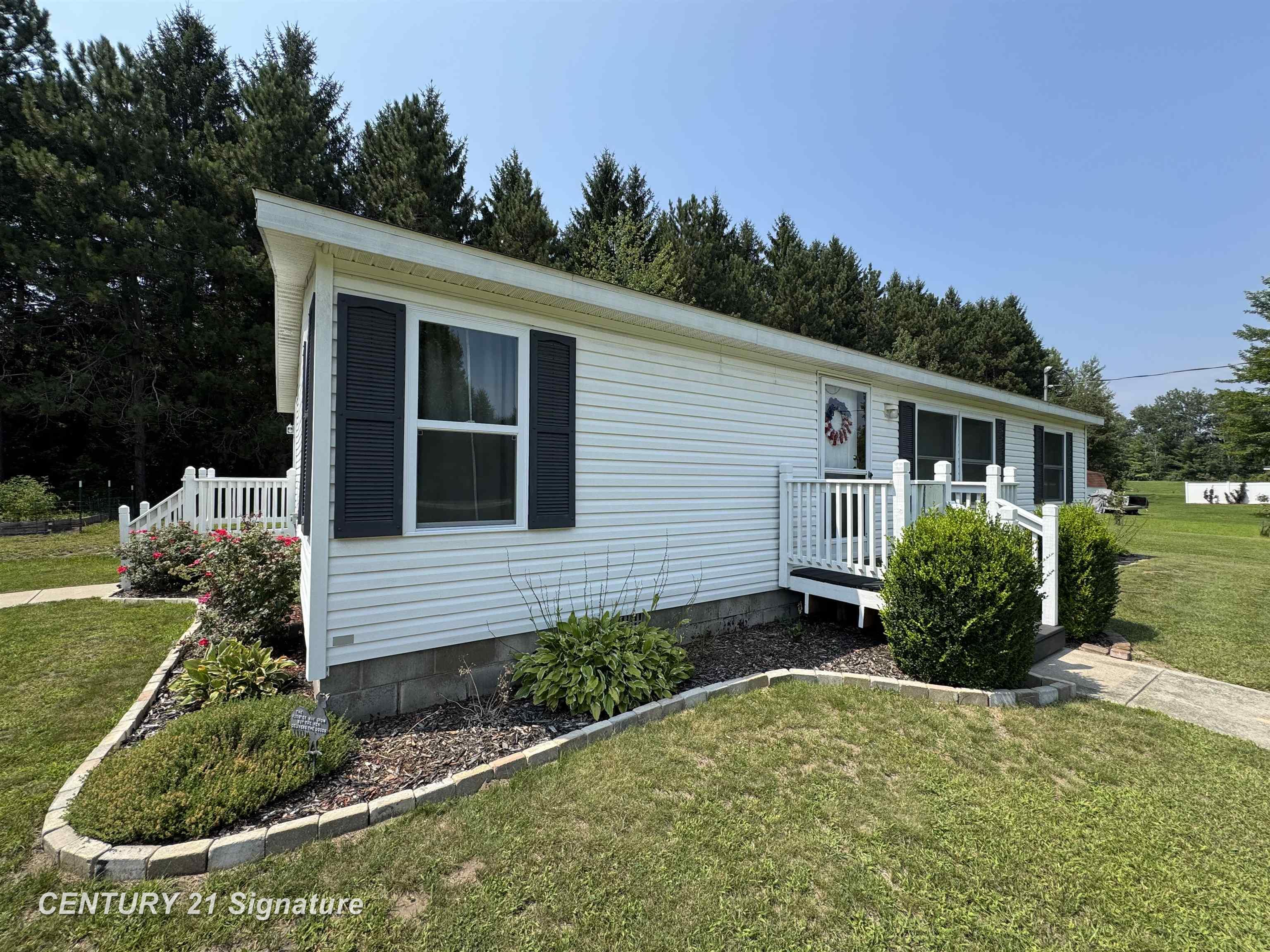 5477 North Townline Road Sterling, MI 48659 - Photo 4 of 25 50188409-b9332d4a-c509-4733-a270-d8986ca0fb69.JPG