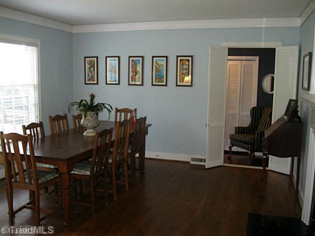 1705 Independence Road Greensboro, NC 27408 - Photo 3 of 11 Living Room.