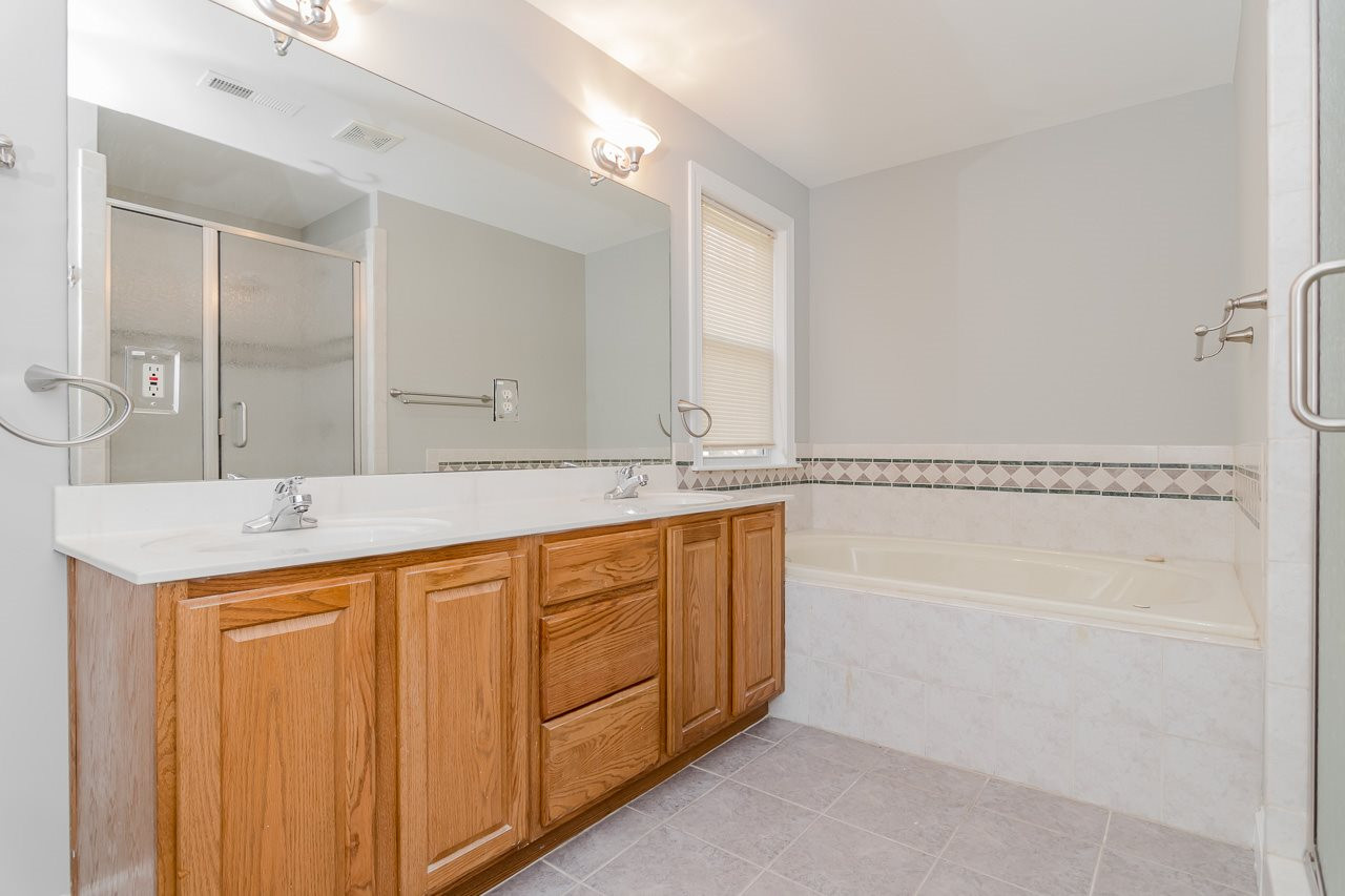 1404 Onslow Road Raleigh, NC 27606 - Photo 19 of 30 Owner's Spa Bath