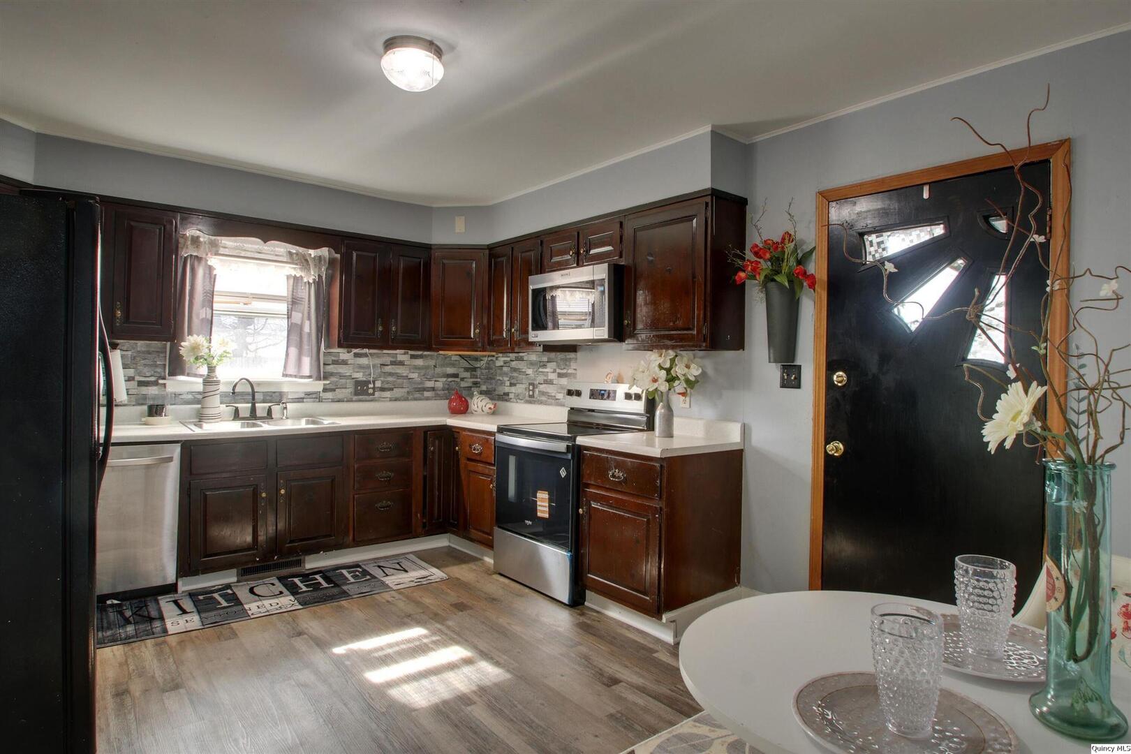 1212 Lind Street Quincy, IL 62301 - Photo 10 of 22