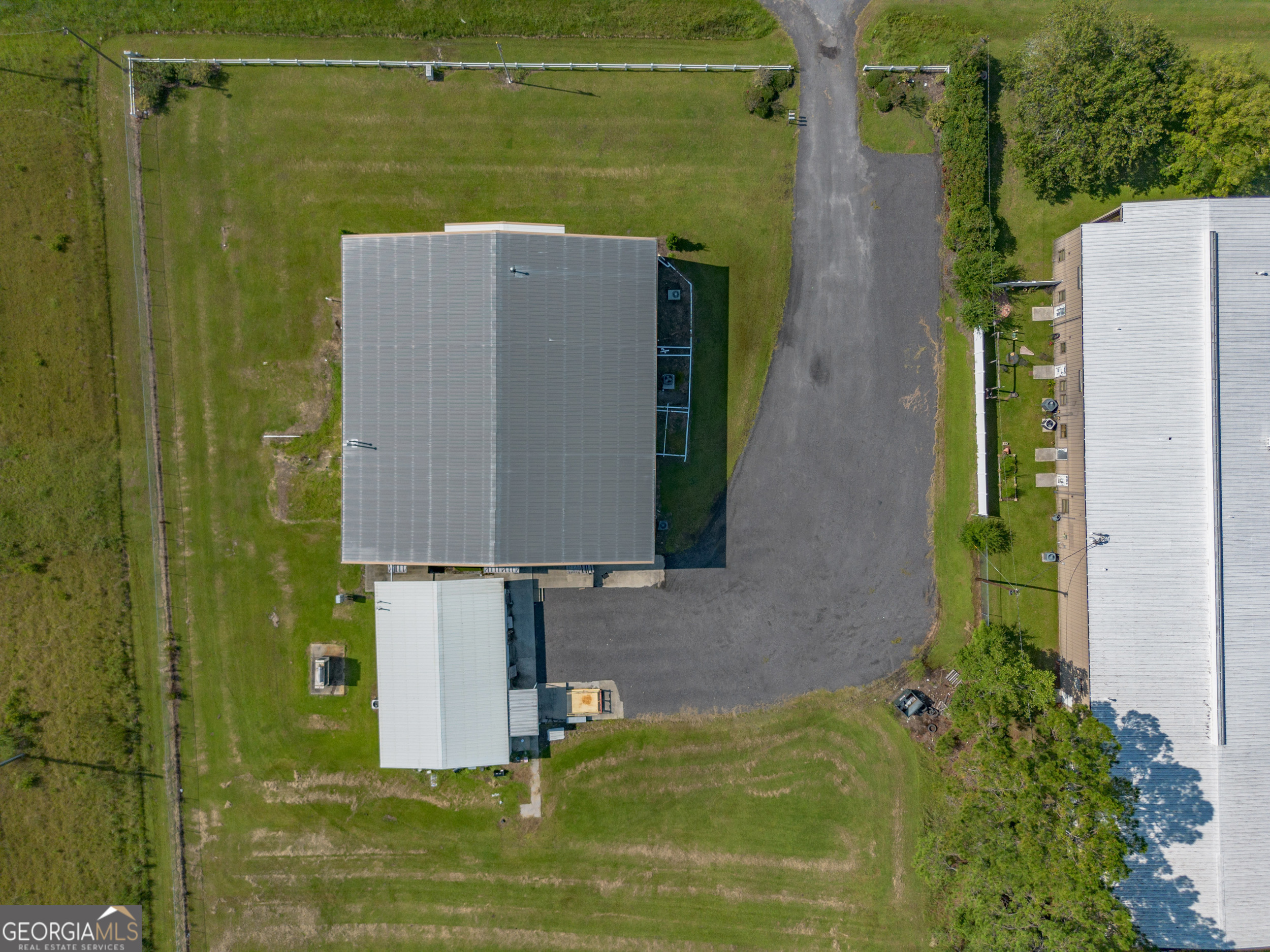 1813 West 12th Street Alma, GA 31510 - Photo 7 of 25