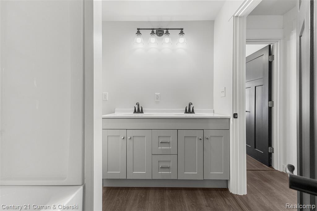 4296 Burgess Road Pinckney, MI 48169 - Photo 12 of 40