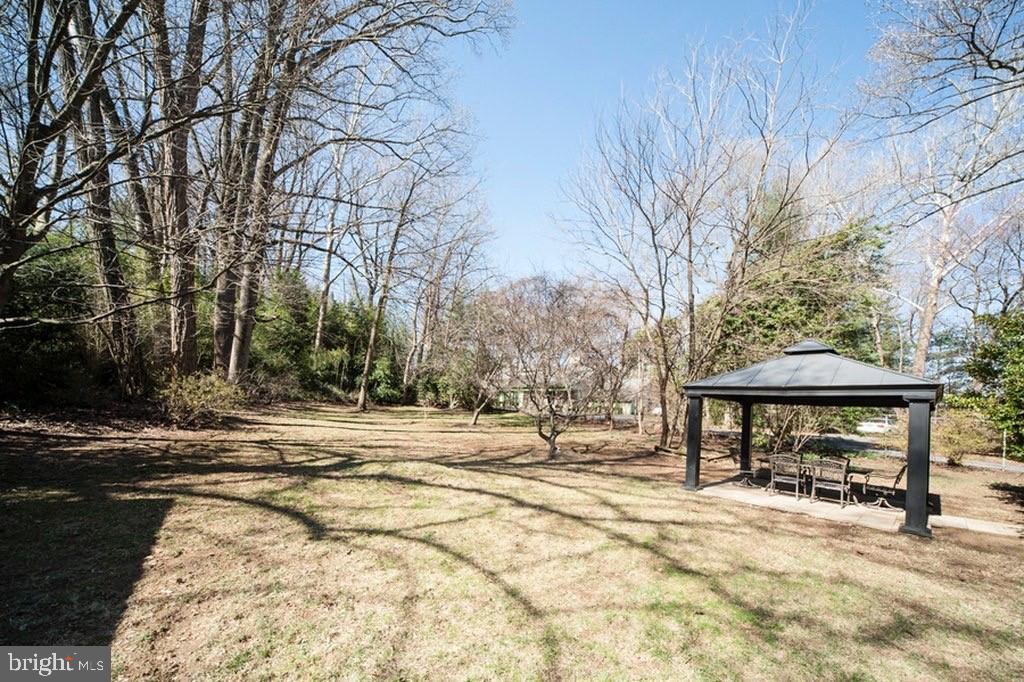 7320 Bradley Boulevard Bethesda, MD 20817 - Photo 37 of 39