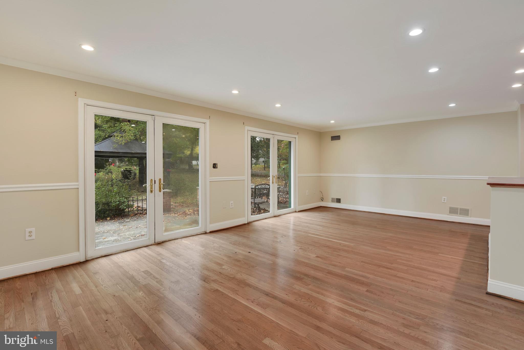 7320 Bradley Boulevard Bethesda, MD 20817 - Photo 8 of 39