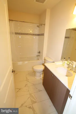 $3,550 | 200 North Sycamore Street, Unit 2A, Newtown, PA 18940