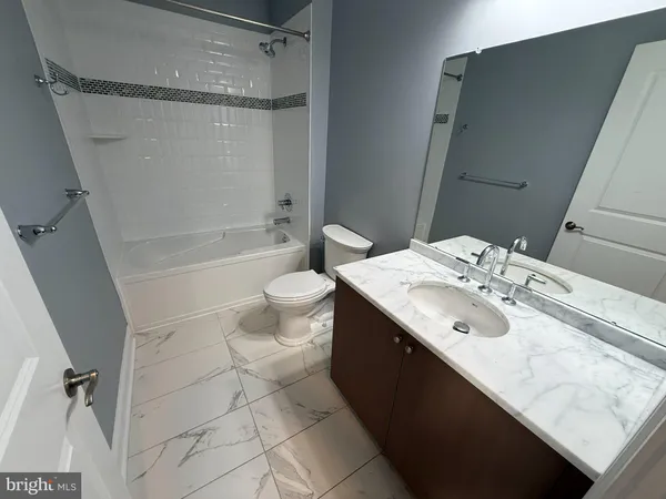 $3,275 | 200 North Sycamore Street, Unit 2A, Newtown, PA 18940