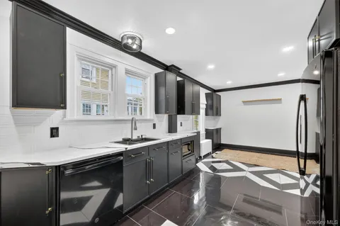 $779,000 | 32 Dutchess Terrace, Beacon, NY 12508