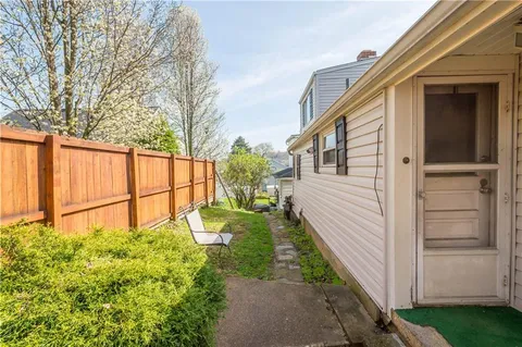 $140,000 | 912 Hillsboro Street, Pittsburgh, PA 15204