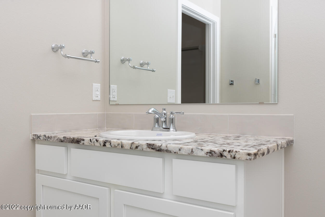 18000 Lone Ranch Road Amarillo, TX 79124 - Photo 23 of 37 Master Bath