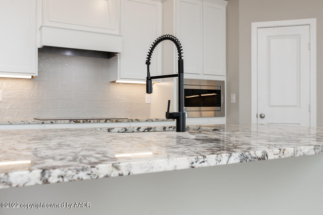 18000 Lone Ranch Road Amarillo, TX 79124 - Photo 6 of 37 Kitchen