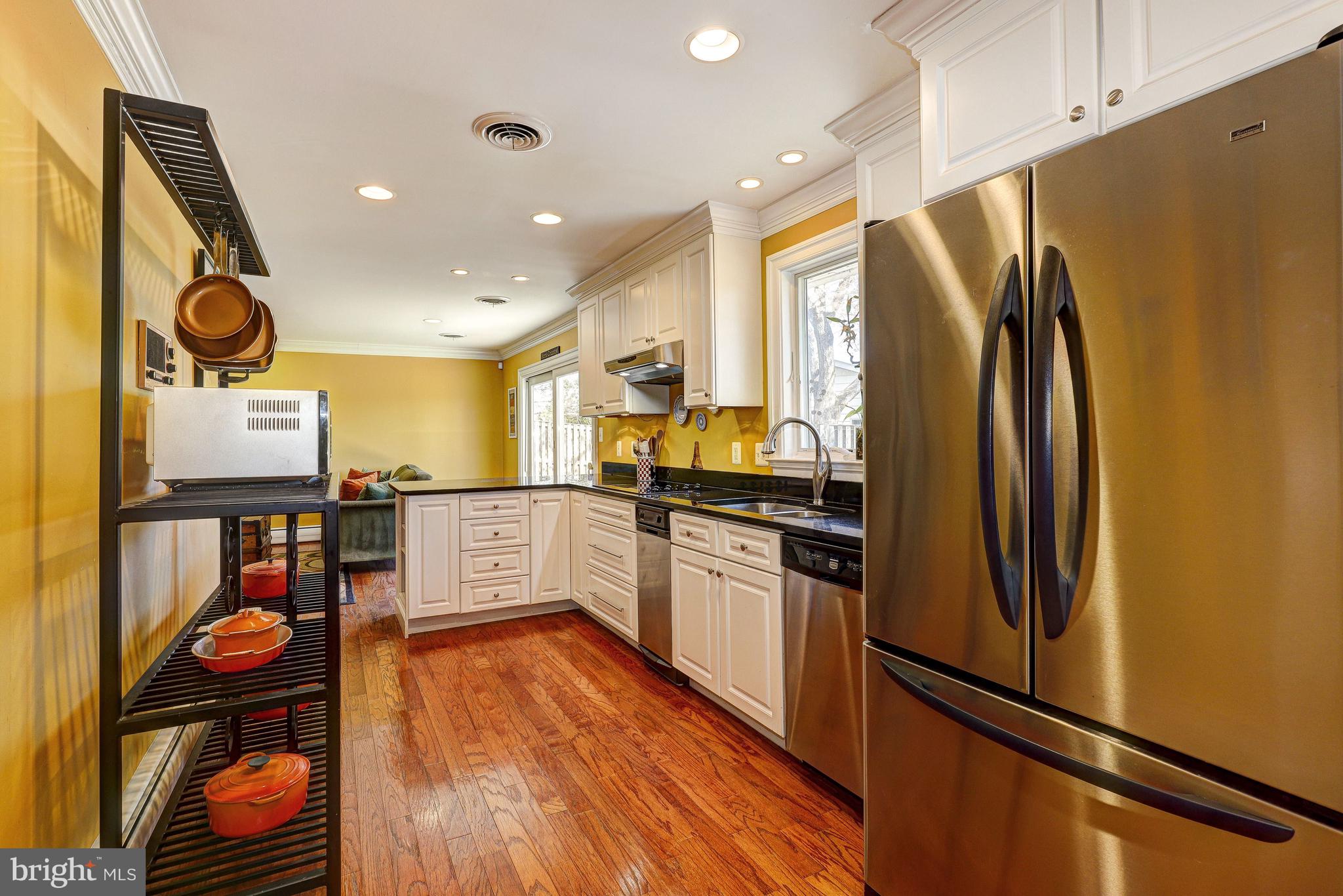 6512 Brooklyn Bridge Road Laurel, MD 20707 - Photo 11 of 37 Kitchen