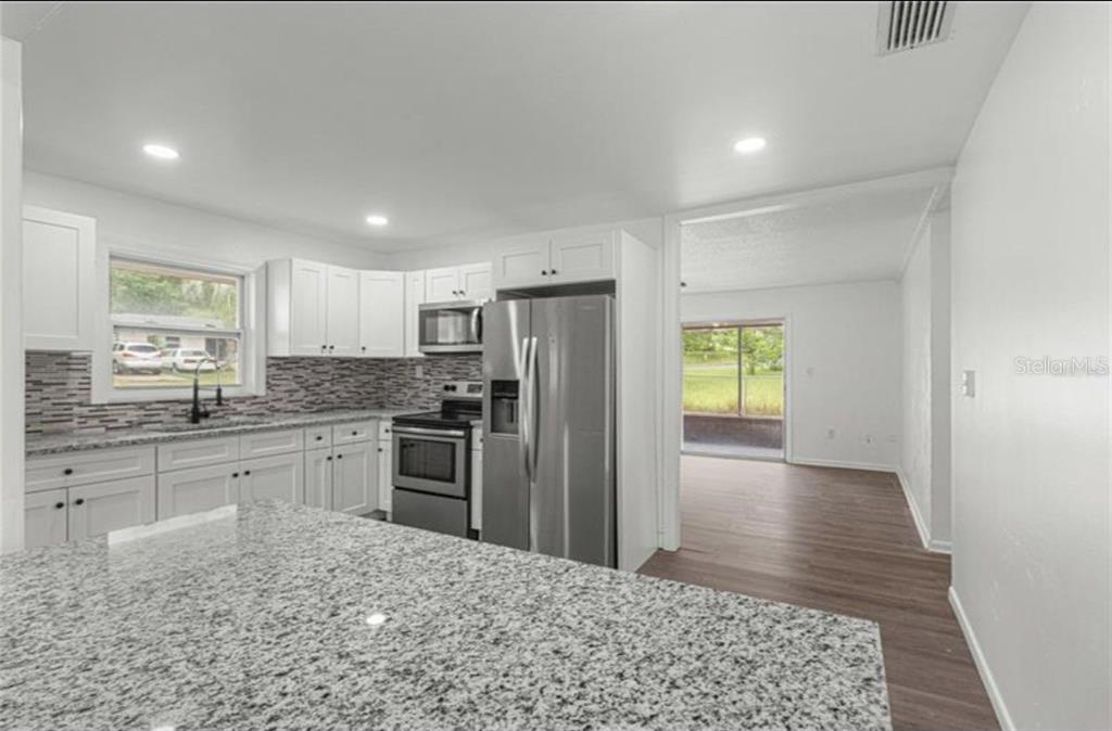 46 Lake Ct Loop Ocala, FL 34472 - Photo 17 of 39