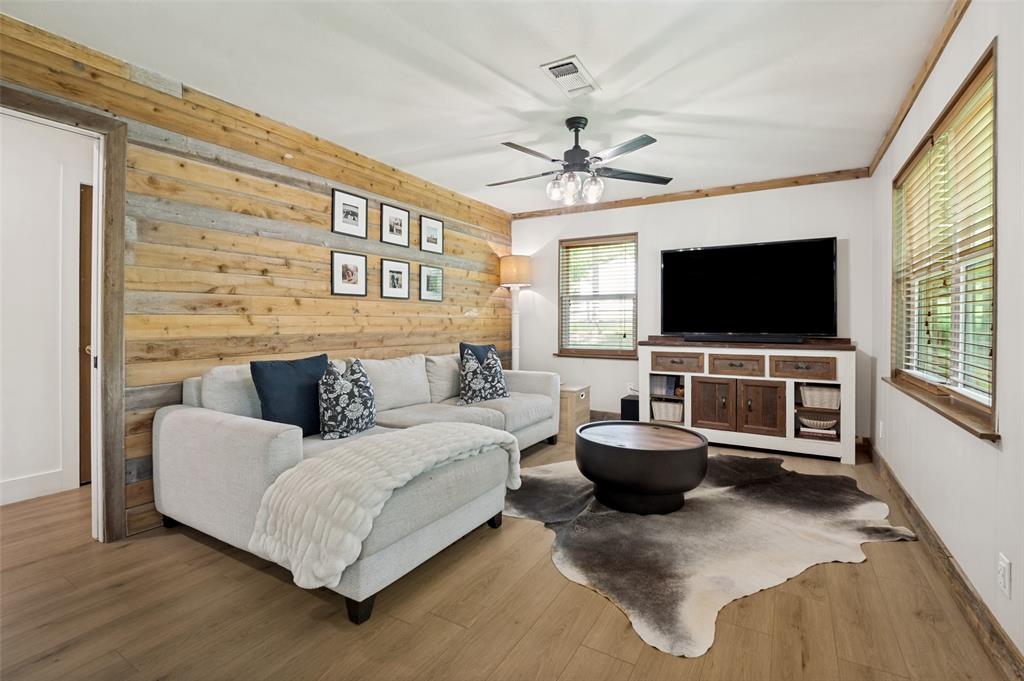 274 Yowell Hill Road Whitewright, TX 75491 - Photo 5 of 26