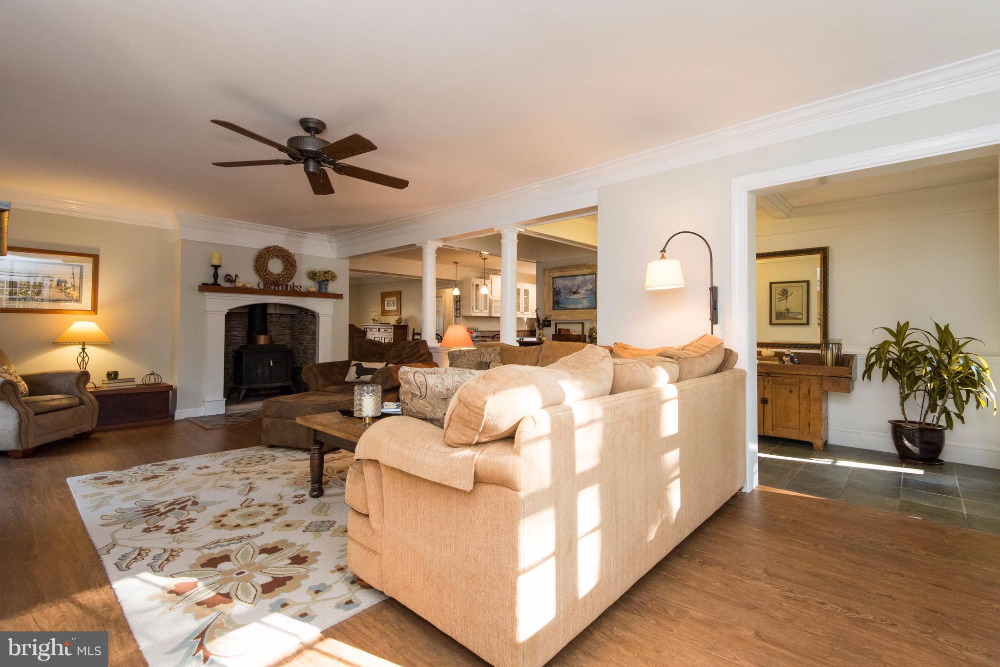 132 Rebel Road Grasonville, MD 21638 - Photo 10 of 30 Living Room