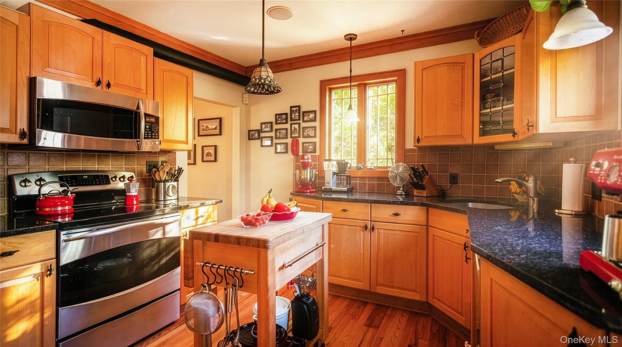 330 South Country Road Brookhaven, NY 11719 - Photo 14 of 40