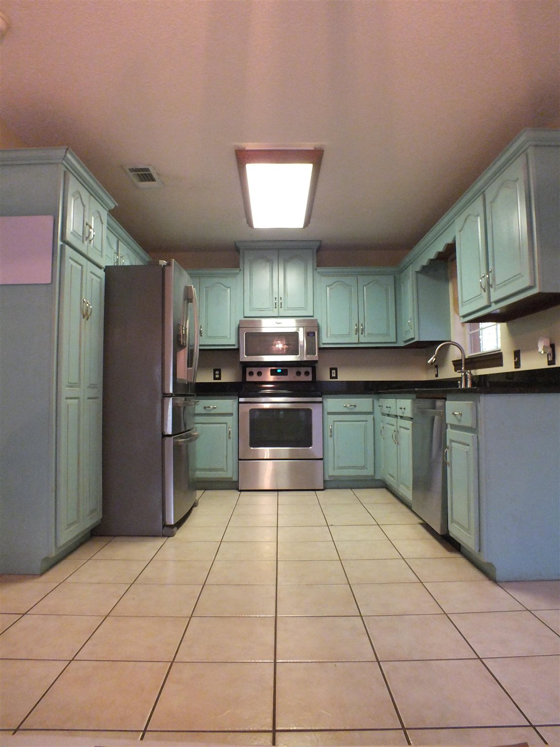 341 Ridgewood Drive Daphne, AL 36526 - Photo 3 of 7 Kitchen