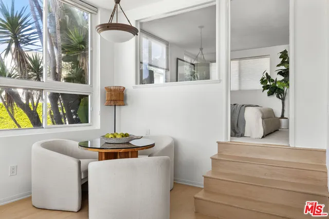 $1,199,000 | 118 Wadsworth Avenue, Unit 1, Santa Monica, CA 90405