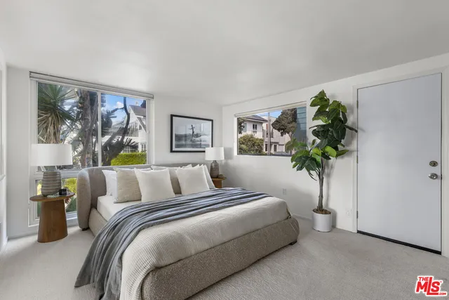 $1,199,000 | 118 Wadsworth Avenue, Unit 1, Santa Monica, CA 90405
