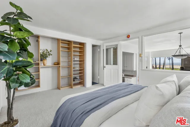 $1,199,000 | 118 Wadsworth Avenue, Unit 1, Santa Monica, CA 90405