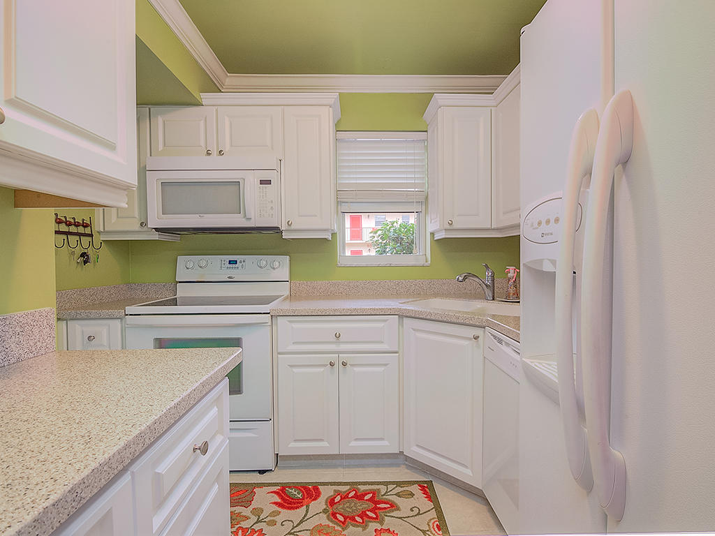 1985 Southwest Palm City Road, Unit D Stuart, FL 34994 - Photo 5 of 28 kitchen2web