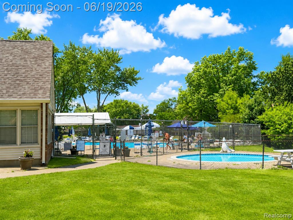 22533 Winfield Road Novi, MI 48375 - Photo 4 of 5