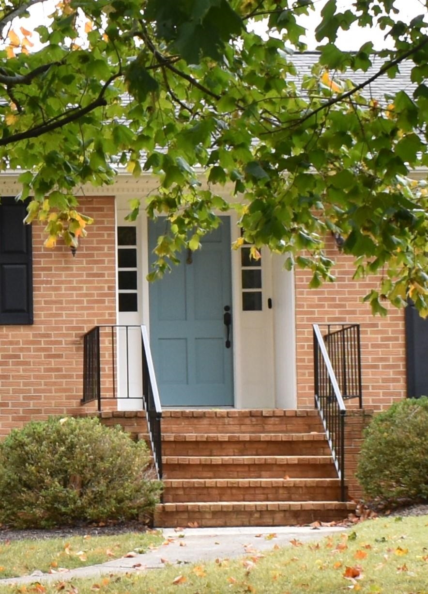 212 Princess Anne Road Waynesboro, VA 22980 - Photo 18 of 65 Come on in!