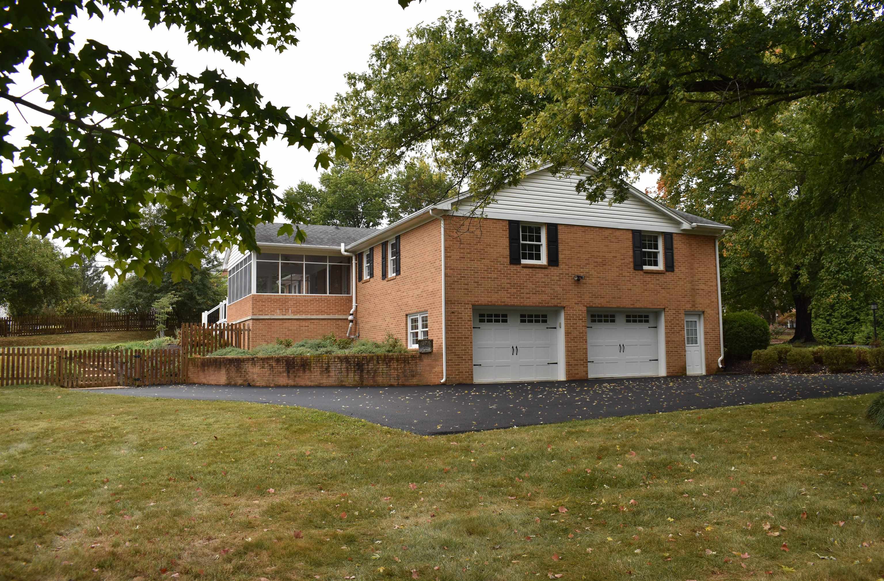 212 Princess Anne Road Waynesboro, VA 22980 - Photo 3 of 65 in well established