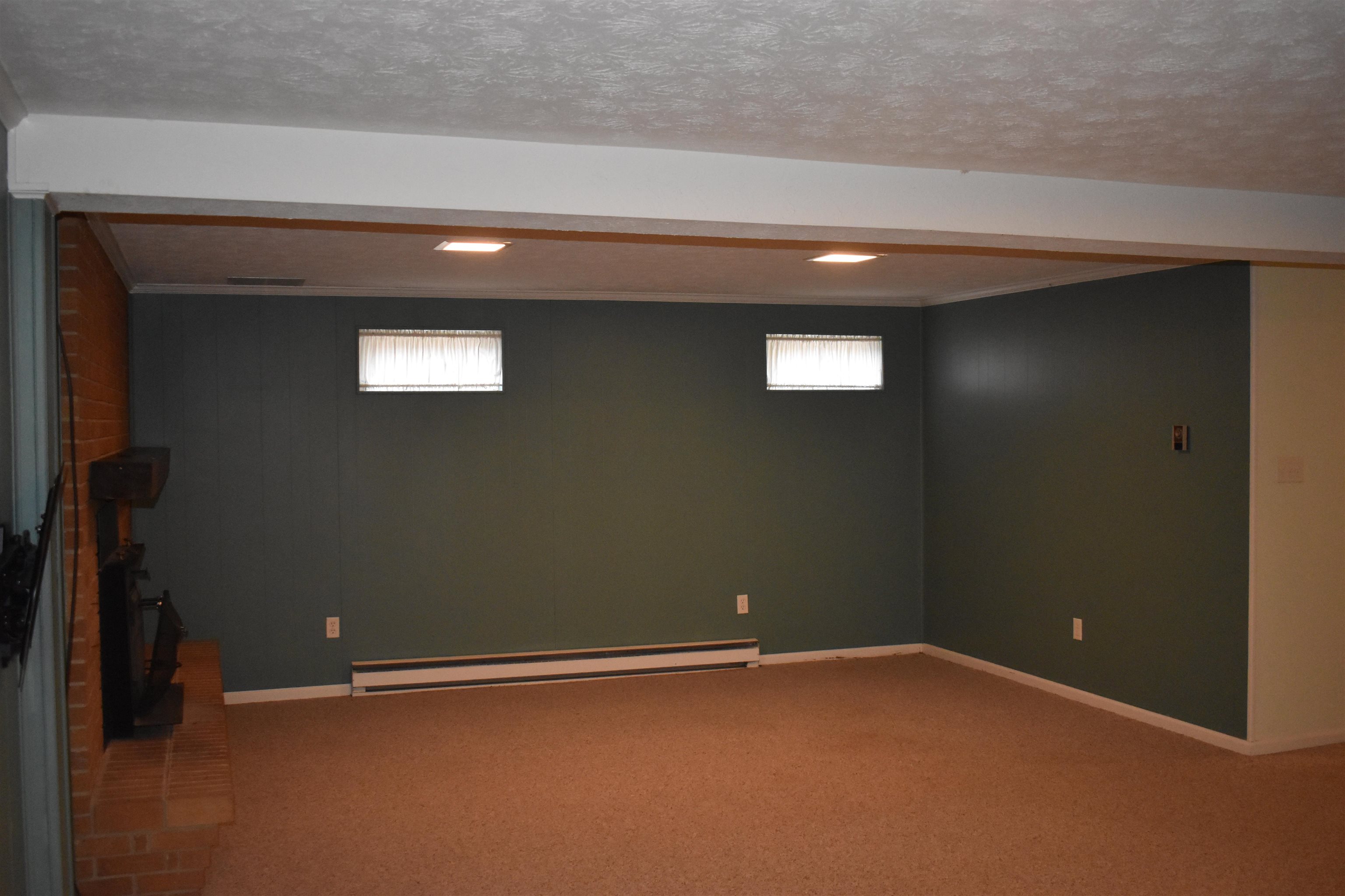 212 Princess Anne Road Waynesboro, VA 22980 - Photo 56 of 65 video games, wrestling.....