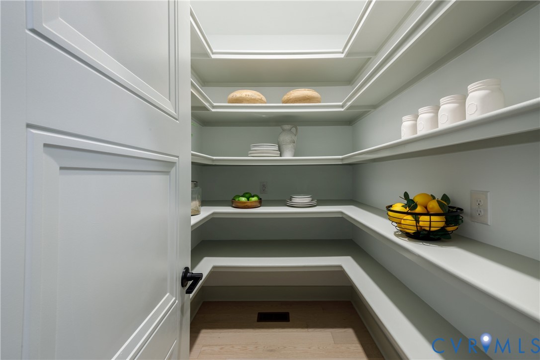 8919 Rustic Road Richmond, VA 23235 - Photo 17 of 36 walk in pantry