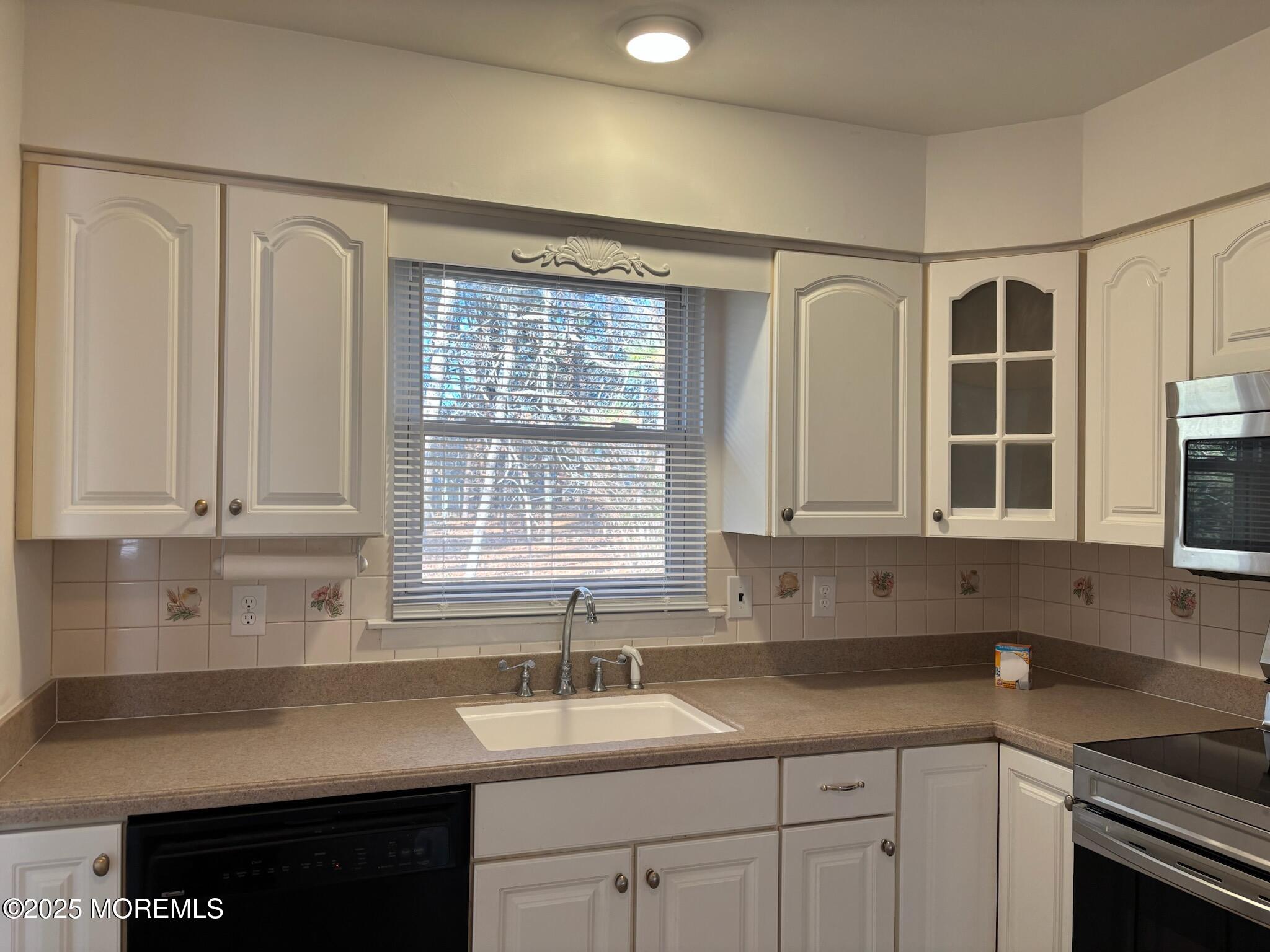 32 Constitution Boulevard Whiting, NJ 08759 - Photo 15 of 30 IMG_3212