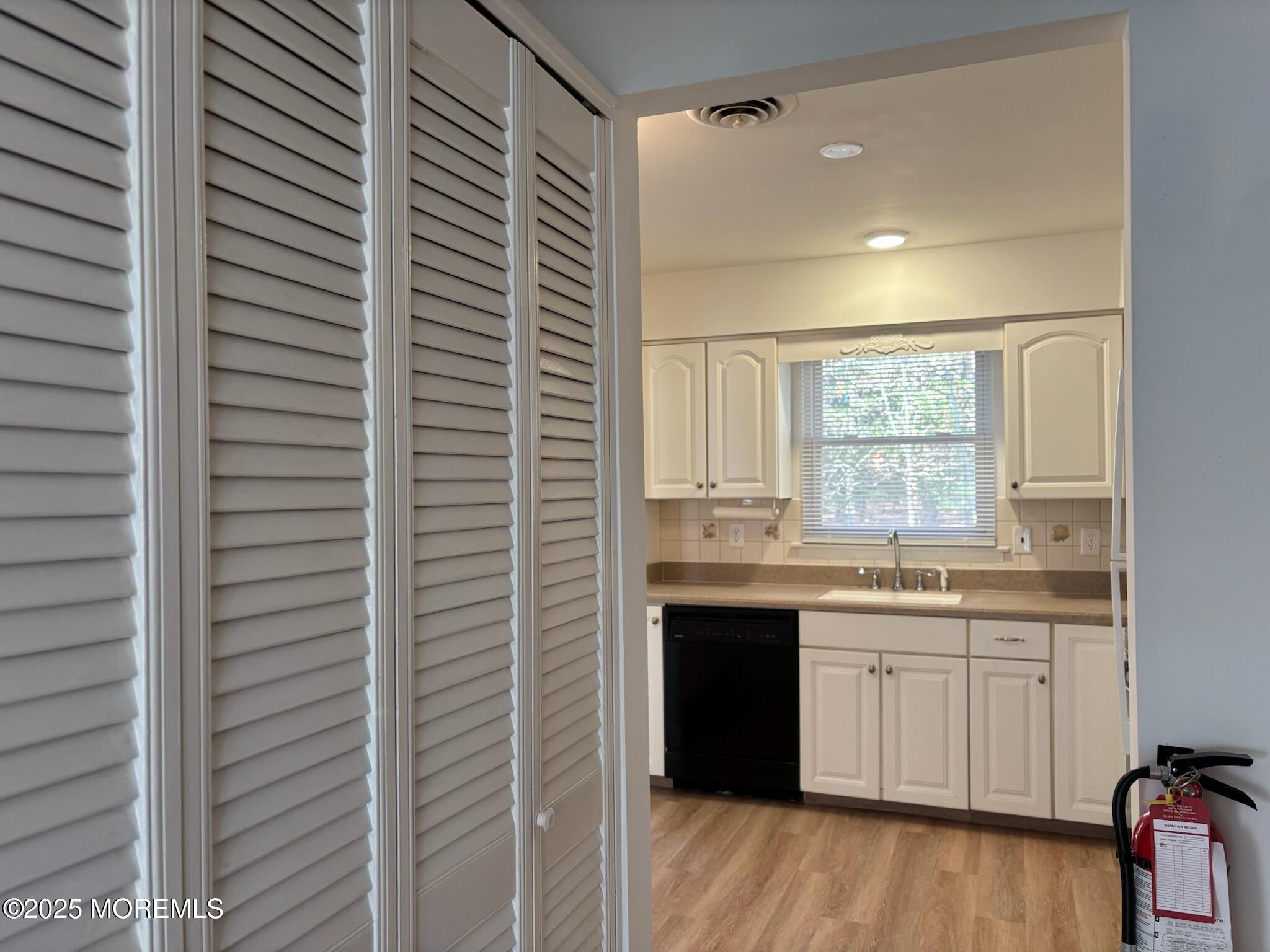 32 Constitution Boulevard Whiting, NJ 08759 - Photo 10 of 30 IMG_3216