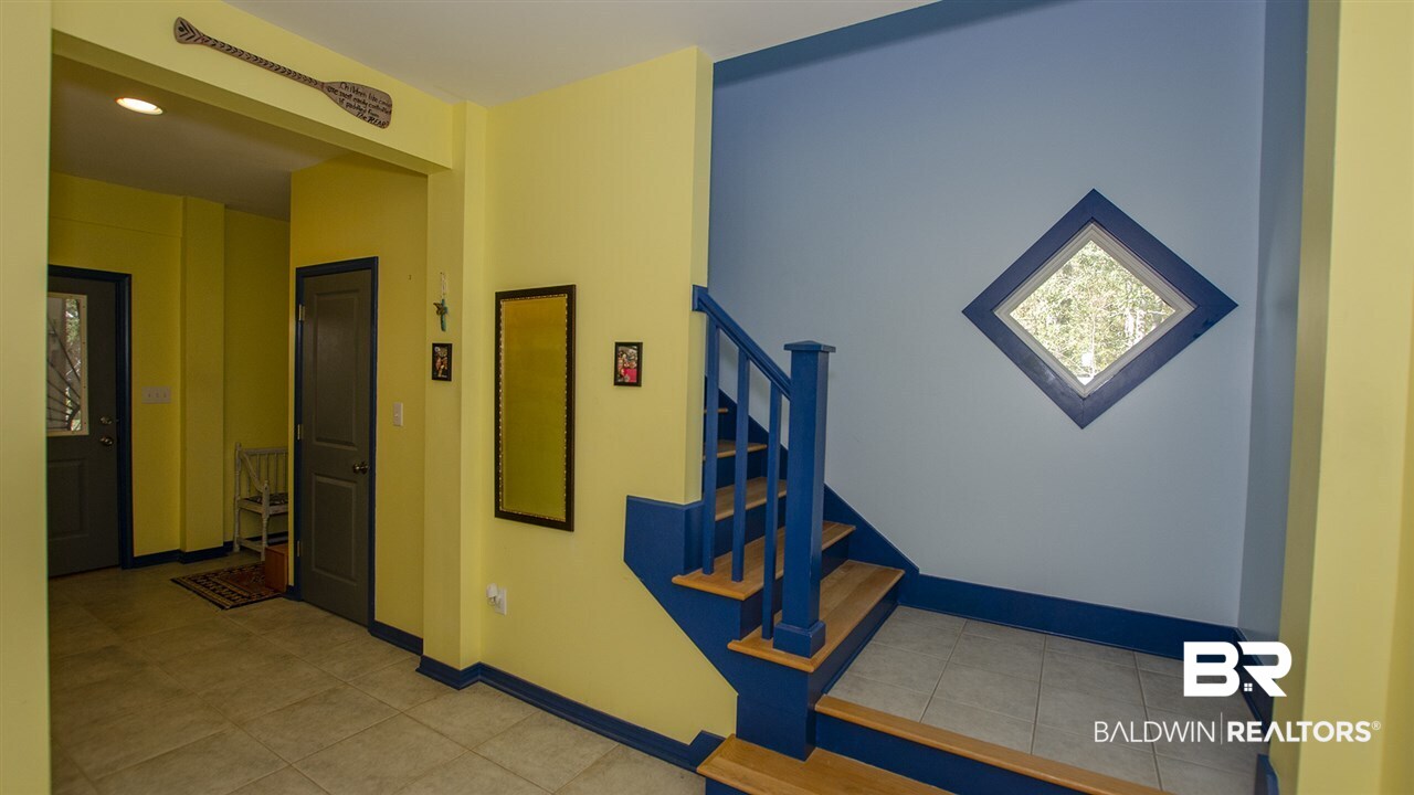 7388 Cook Road Foley, AL 36535 - Photo 5 of 36 Entry Stairs